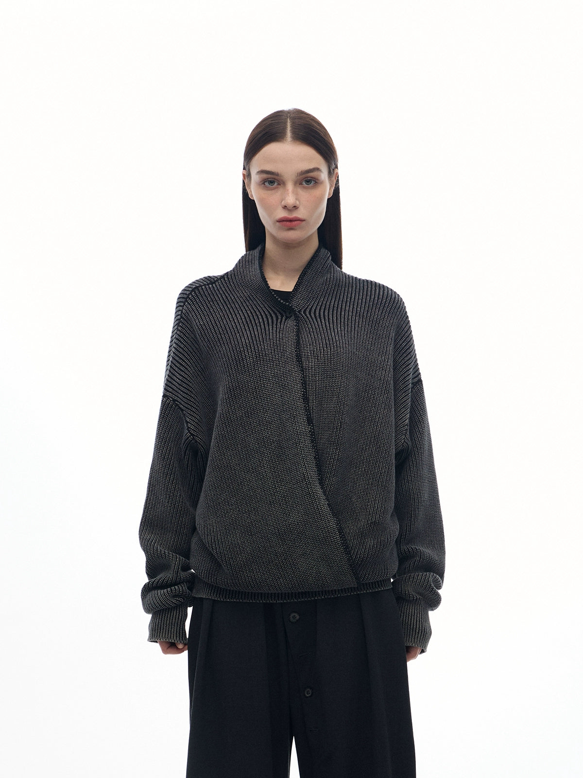 SWEETENED YEAST RETRO BUTTON KNIT