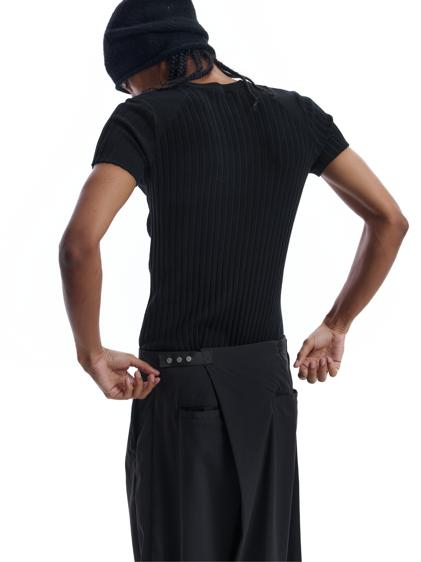 DEEP BLACK SLIM KNIT TOP