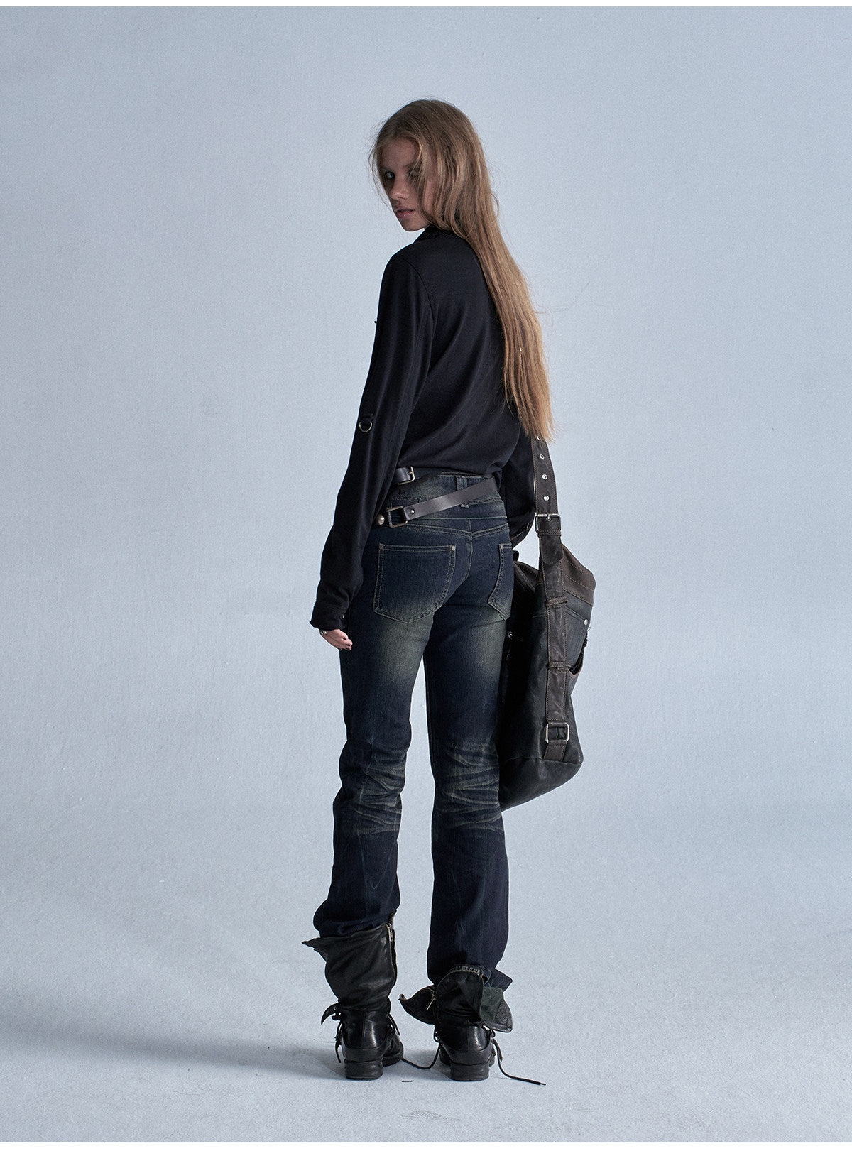 LOW RISE WHISKER FLARE JEANS