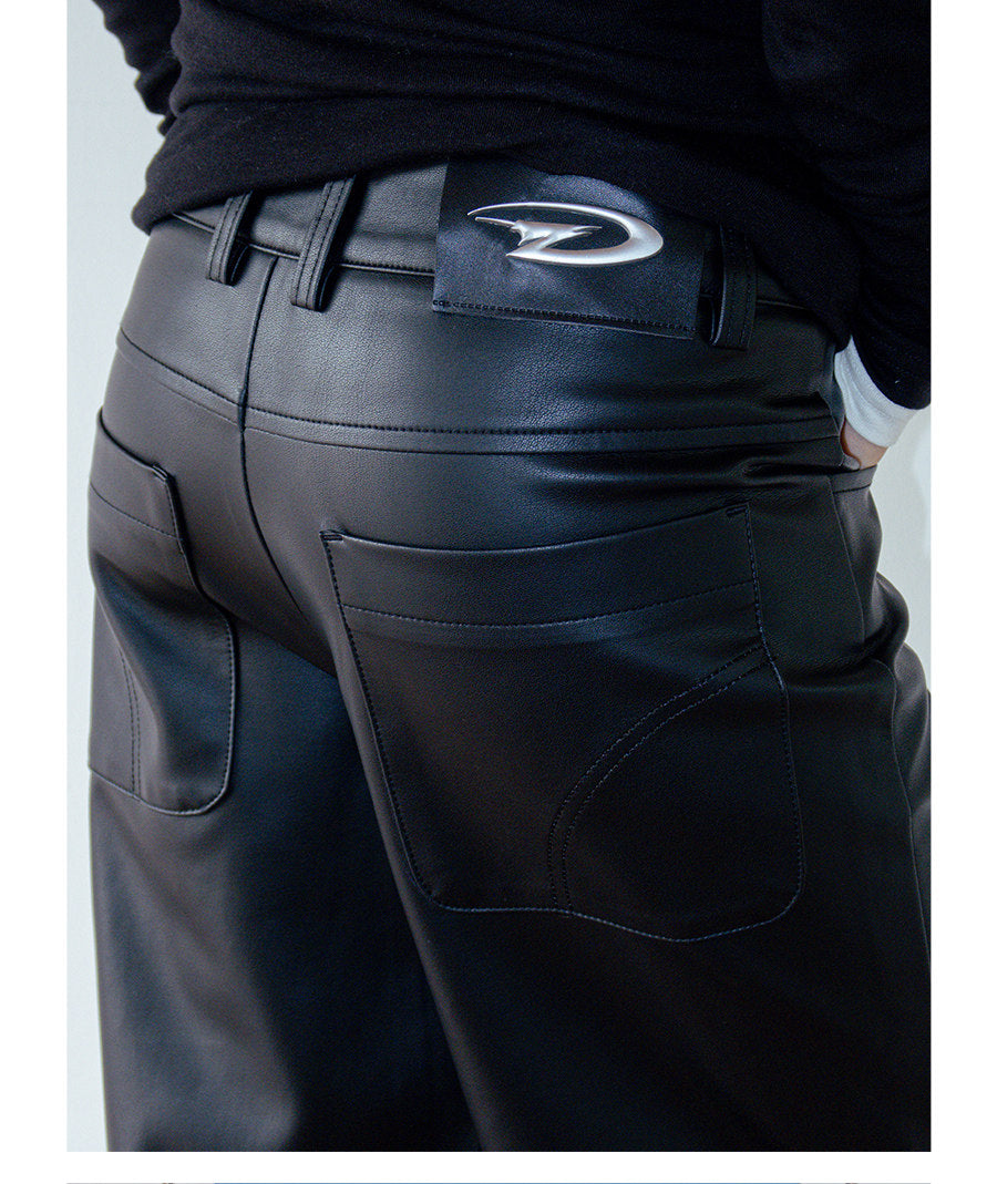 FAUX LEATHER PLEATED SLACKS