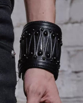 RIVETED DARK COURT WRIST BRACELET