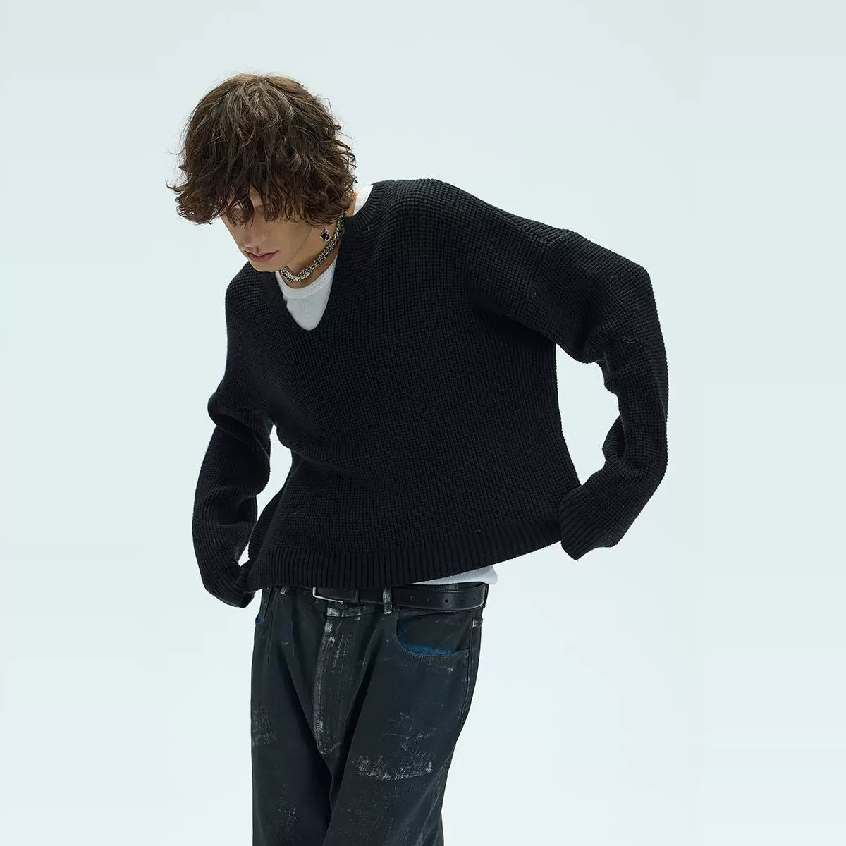 LOOSE TRICOLOR V-NECK SWEATER