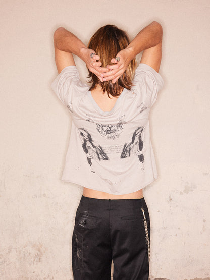 DAGGER GRAPHIC CREW NECK TEE