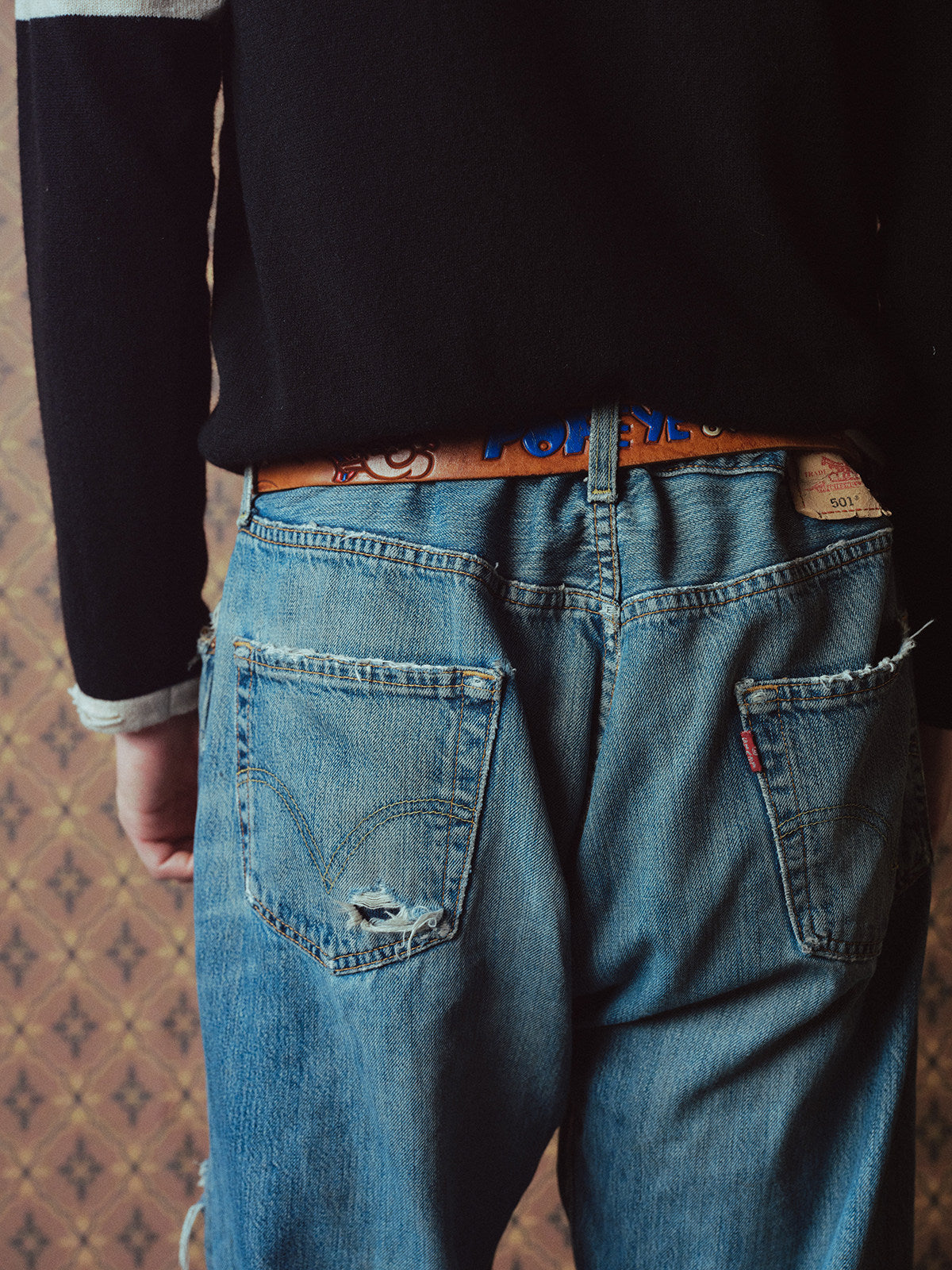 SLASHED DETAIL LOOSE STRAIGHT JEANS