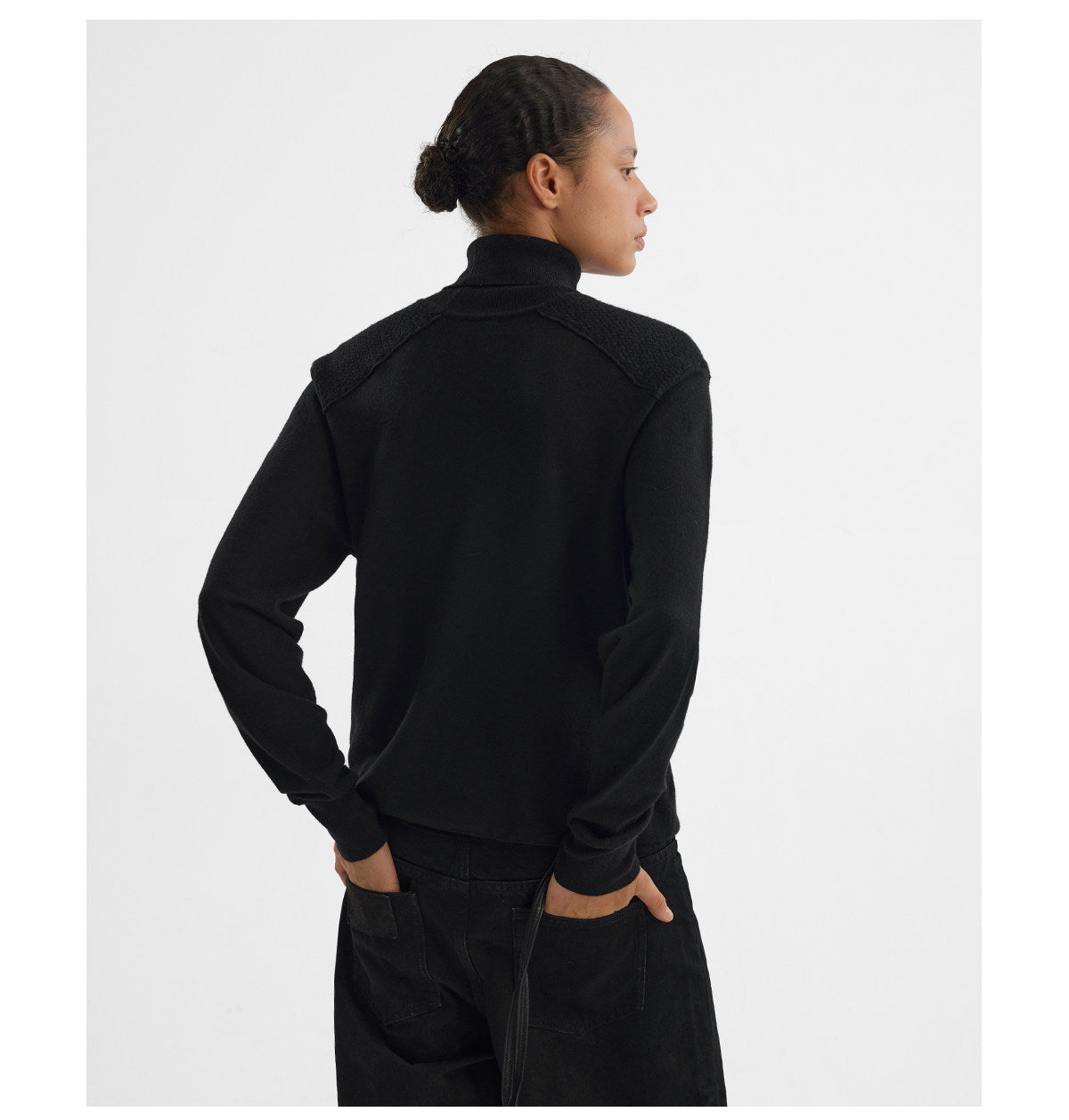 SCULPTURAL W NECK WOOL SWEATER