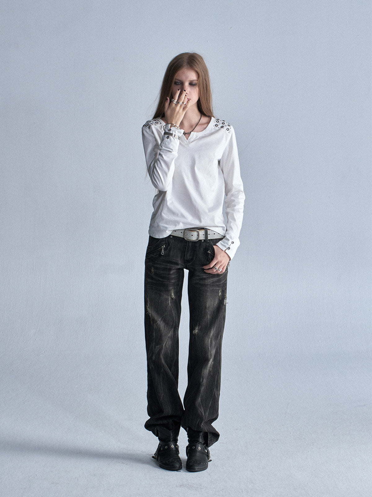 LOW RISE STRAIGHT MULTI-POCKET JEANS