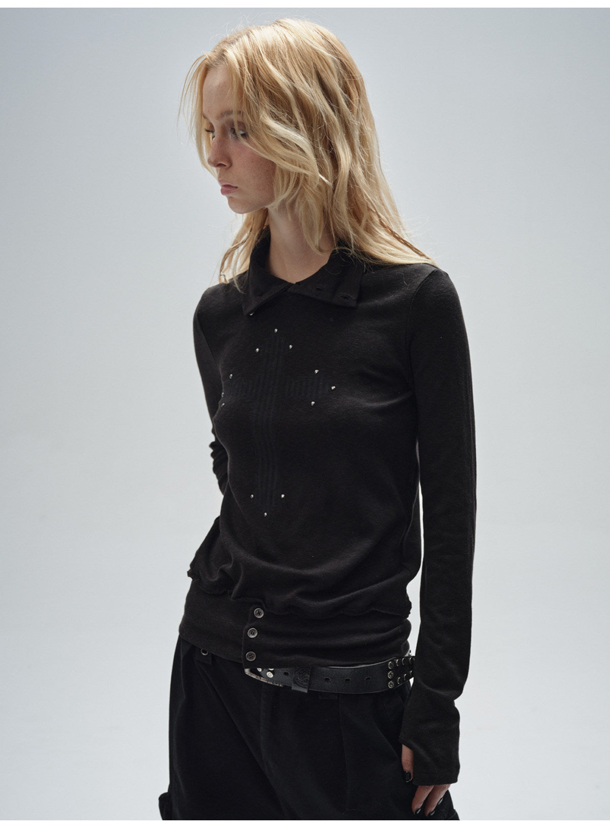 DARK PRINT RHINESTONE RAW-EDGE TOP