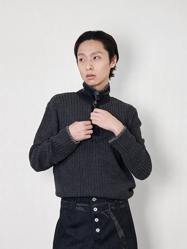 PULLOVER STAND COLLAR SWEATER