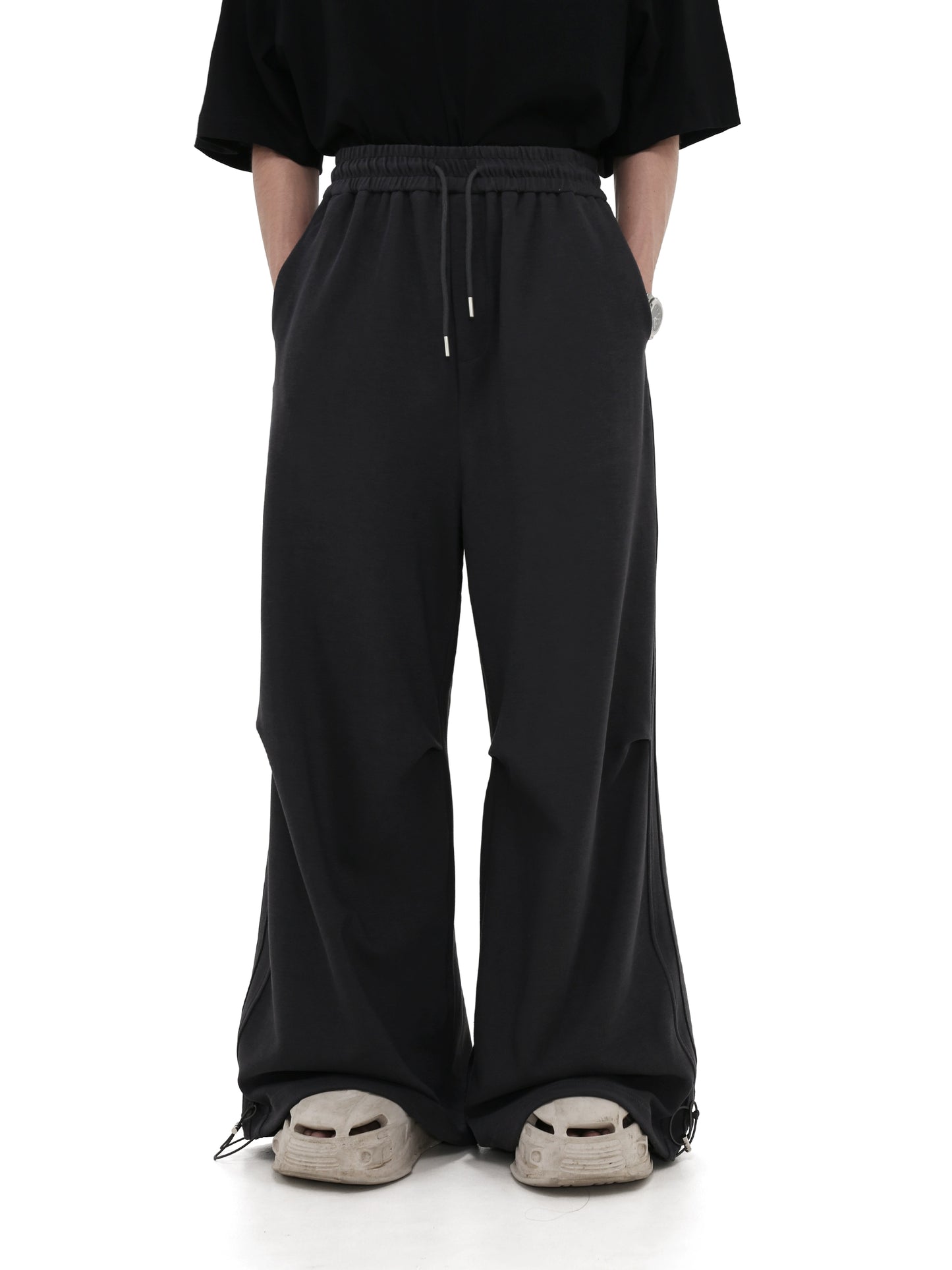 PLEATED DESIGN WIDE-LEG SWEATPANTS