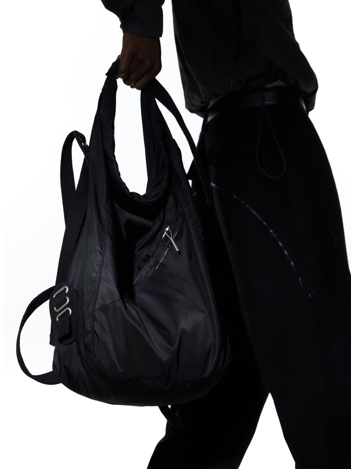 NYLON REVOLUTION MAGNETIC BAG