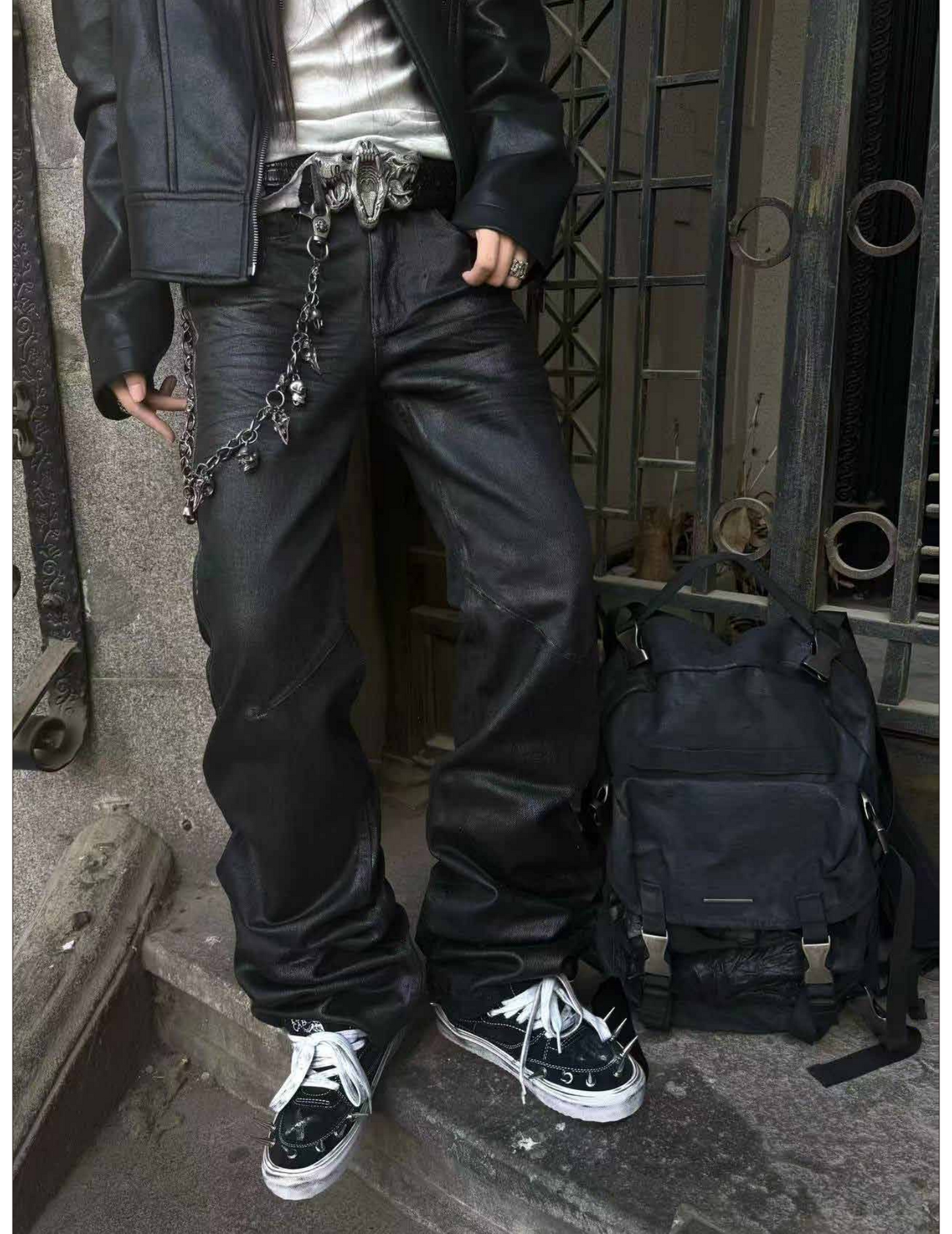 SPRAY WASH STRAIGHT STRETCH DENIM