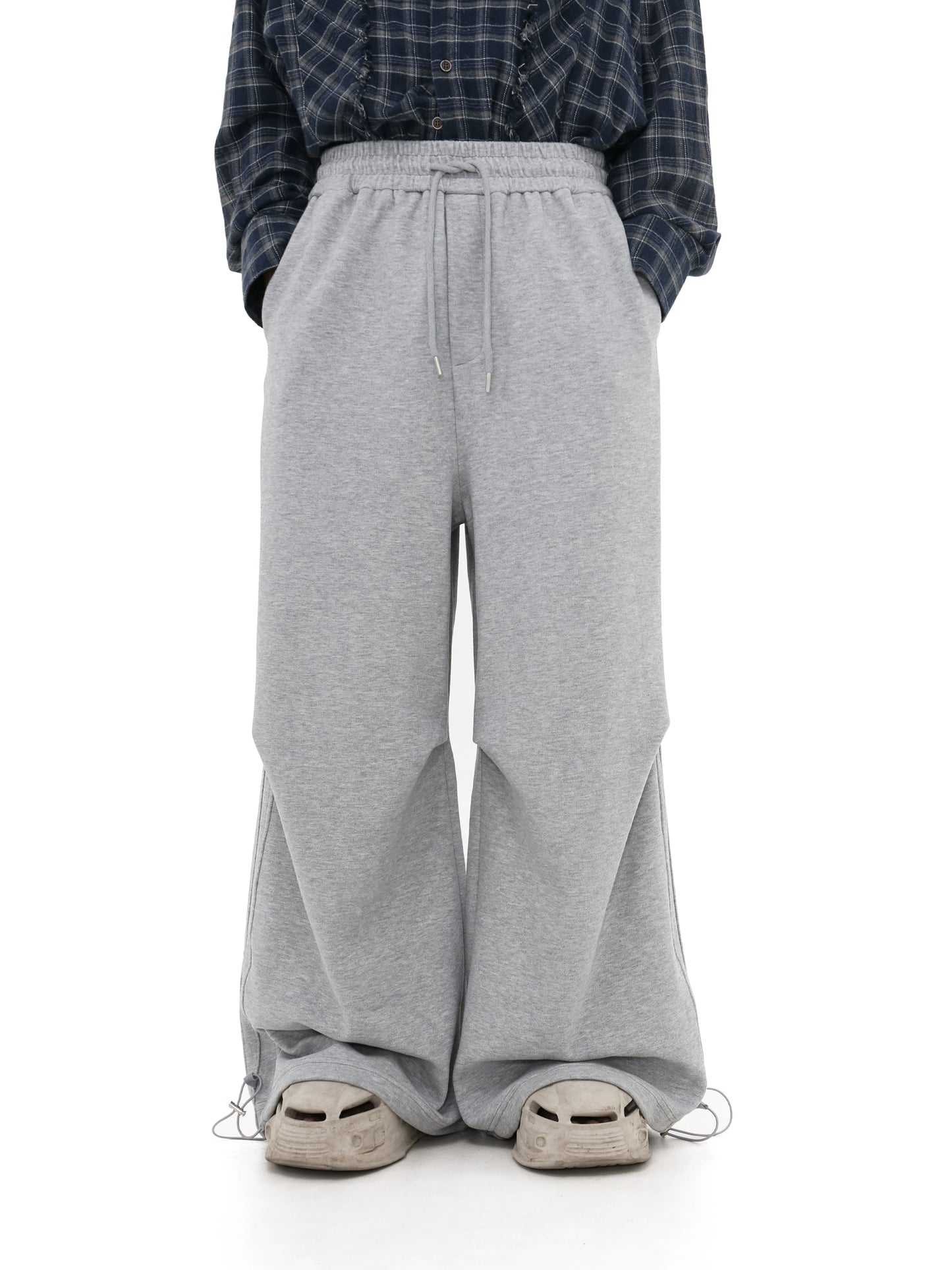 PLEATED DESIGN WIDE-LEG SWEATPANTS