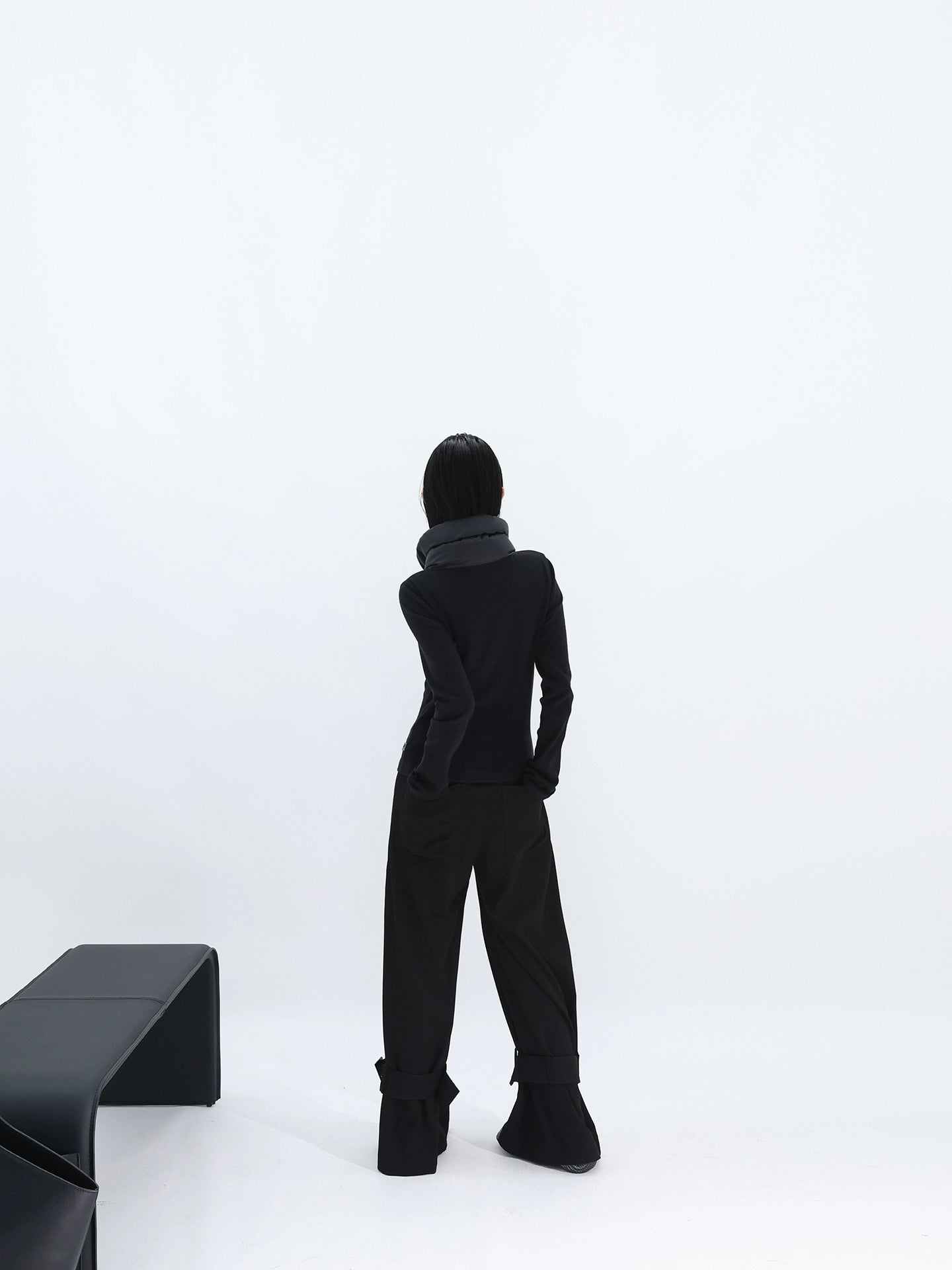 BUCKLE LOOSE DRAPED PANTS