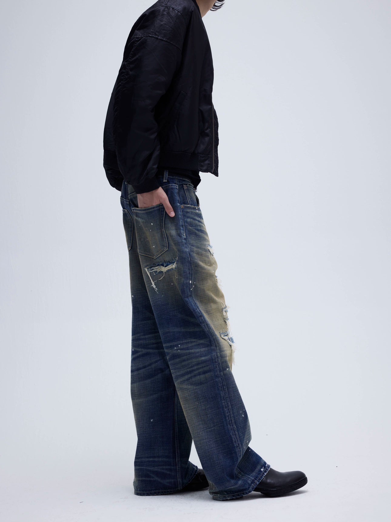 CLAY DYED DISTRESSED JEANS