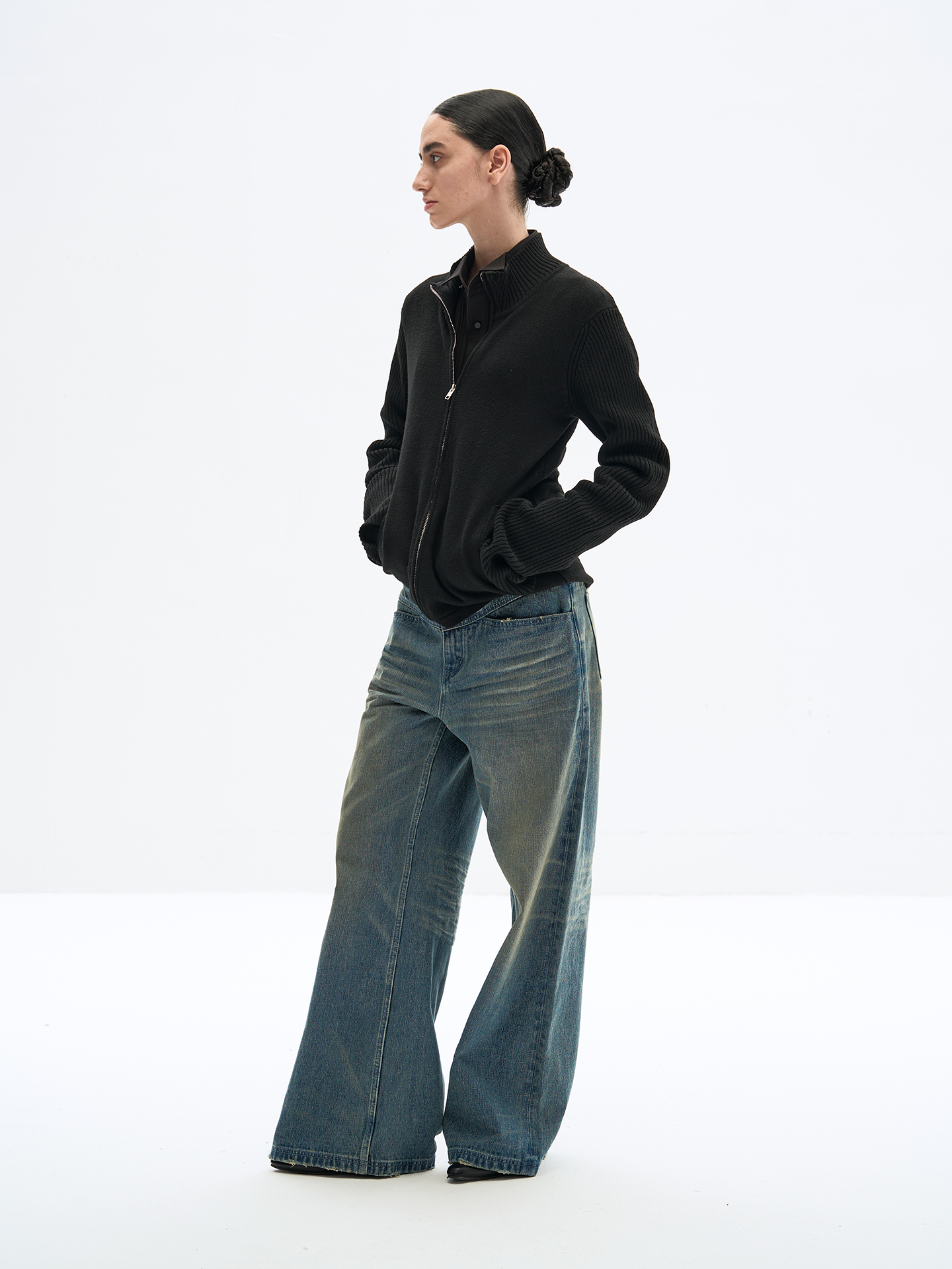 NOSTALGIC BLUE WARP ROLL JEANS