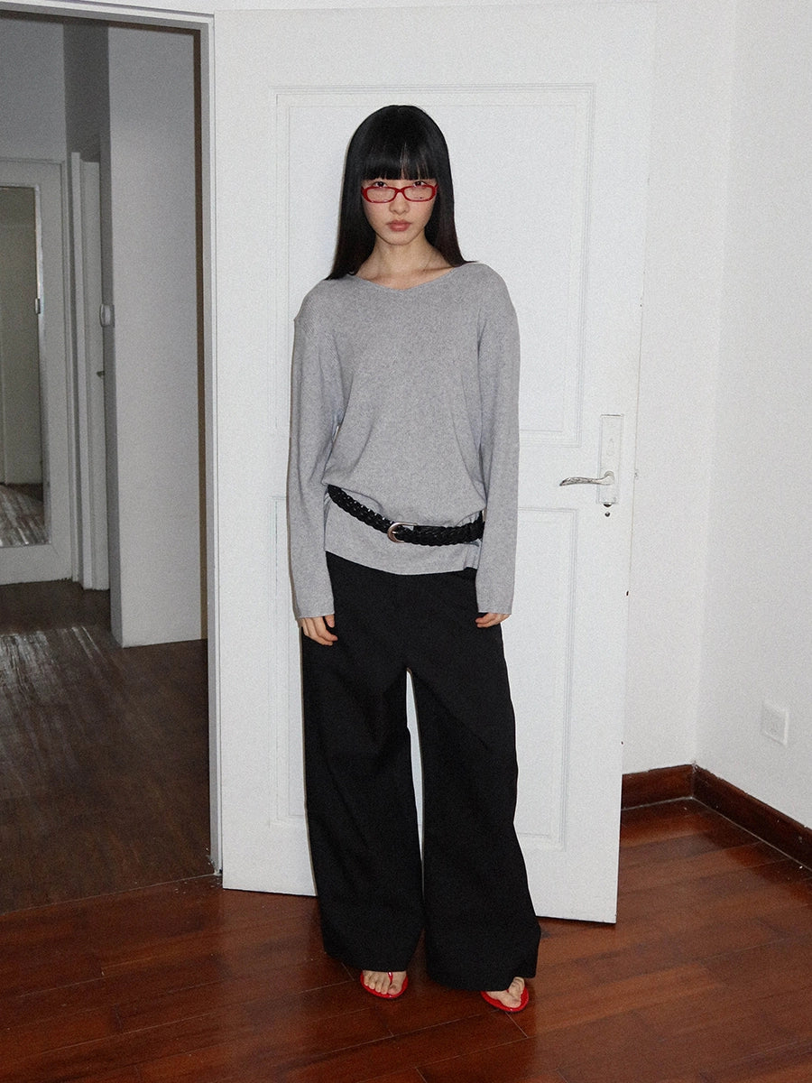 SOLID COLOR KNIT V-NECK SWEATER