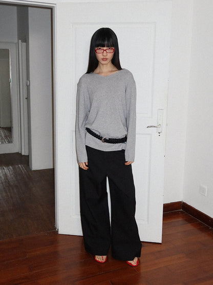 SOLID COLOR KNIT V-NECK SWEATER