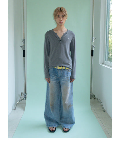 MID RISE CAT WHISKER FADED STRAIGHT LEG JEANS