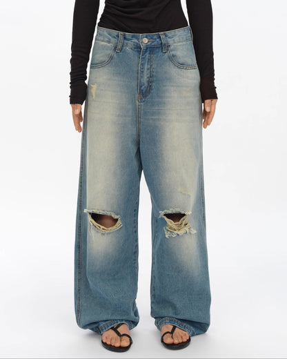WASHED VANDALIZED STRAIGHT JEANS
