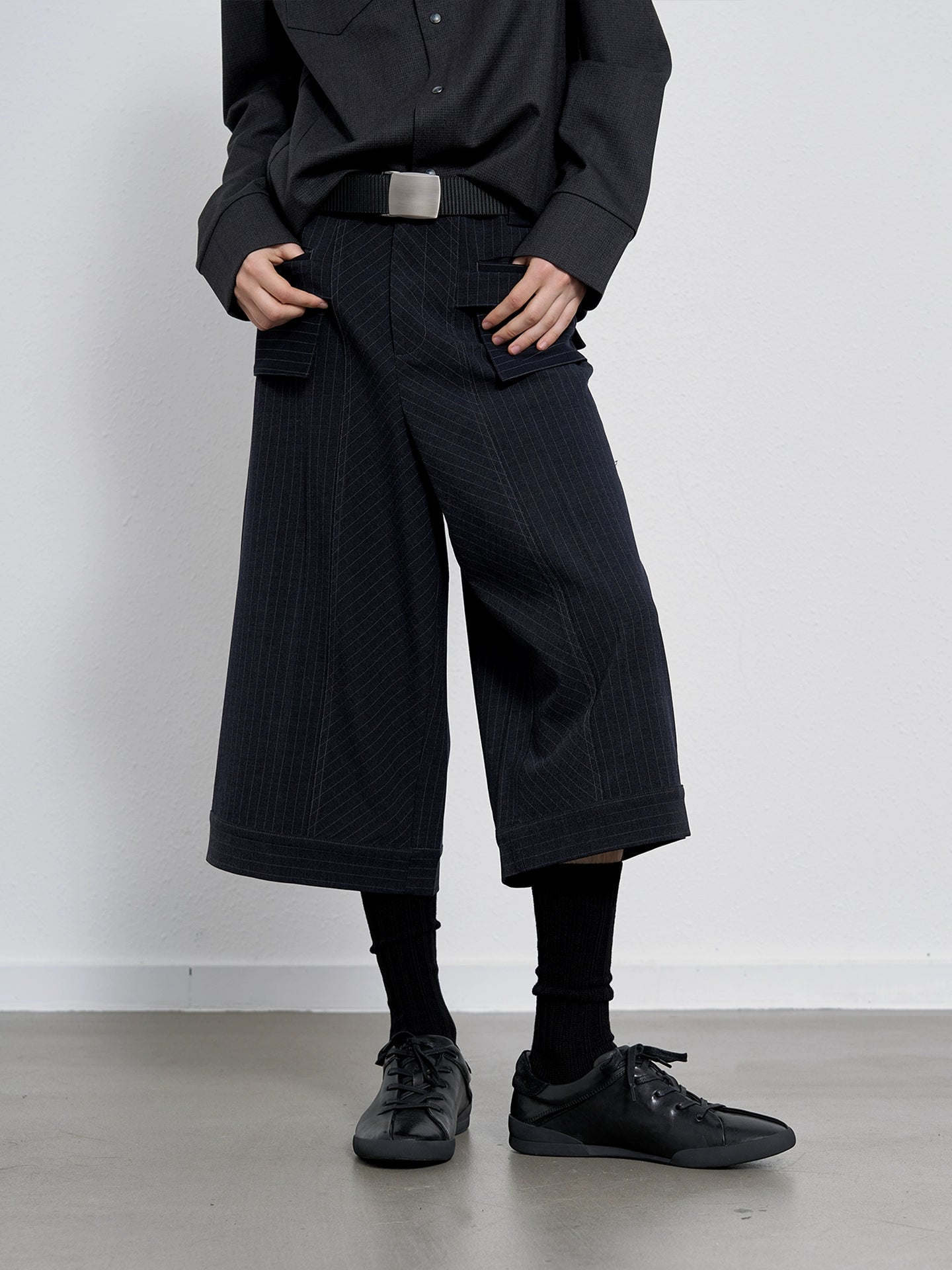 STRIPED LUXURY CROPPED PANTS