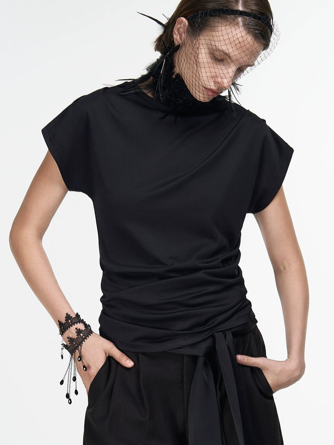 SLIM CUT BLACK TEE