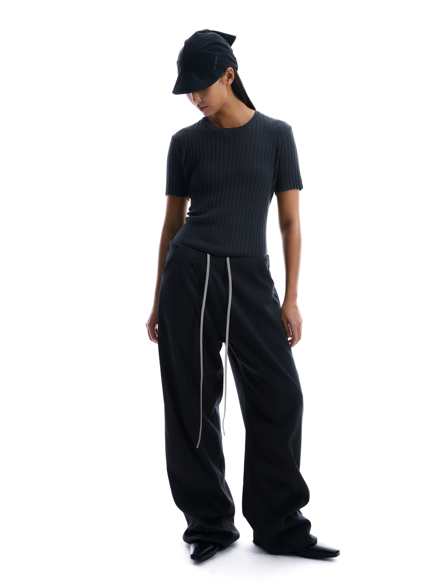 DEEP BLACK SLIM KNIT TOP