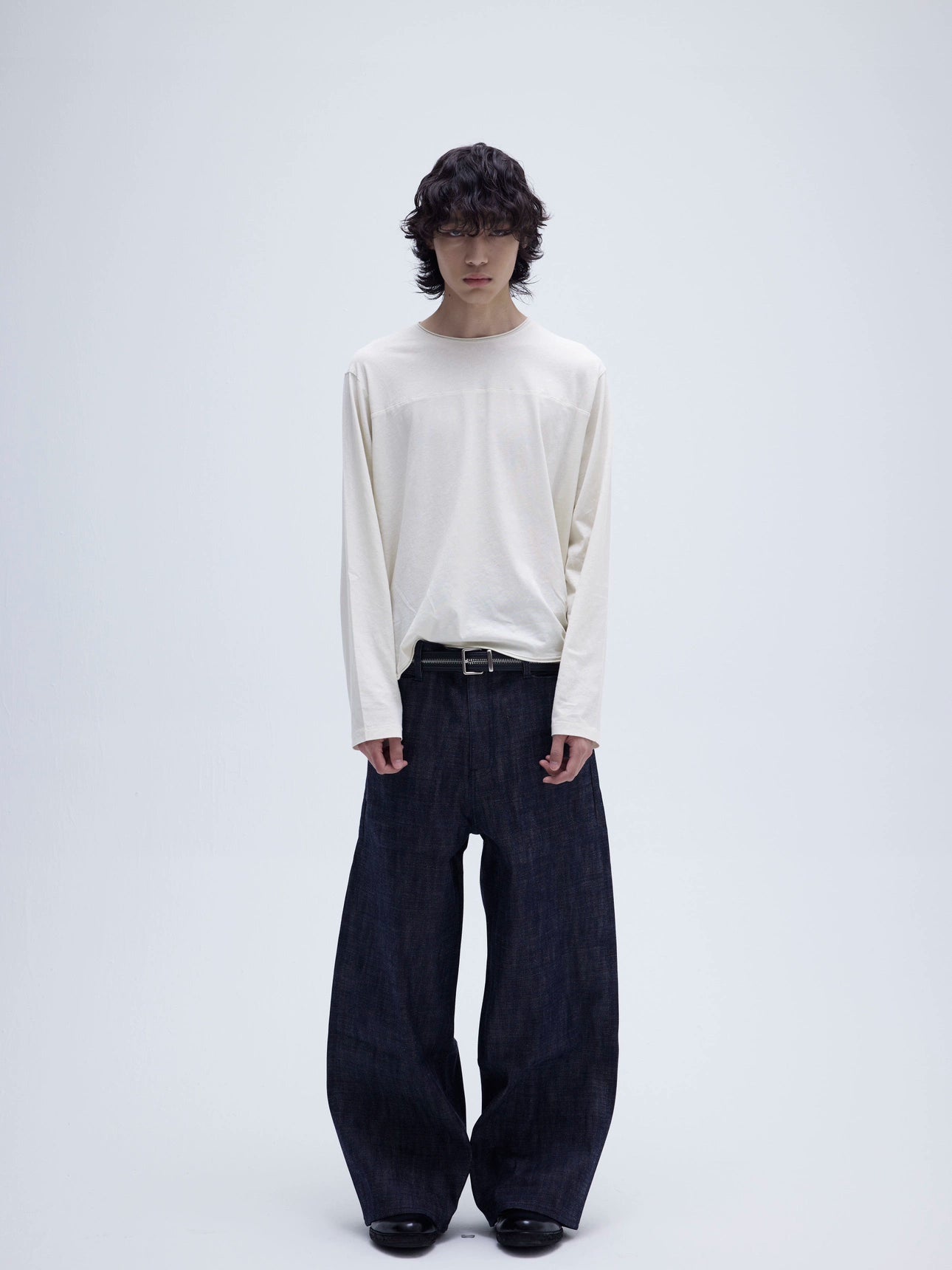 STRUCTURAL CUT LONG SLEEVE TOP