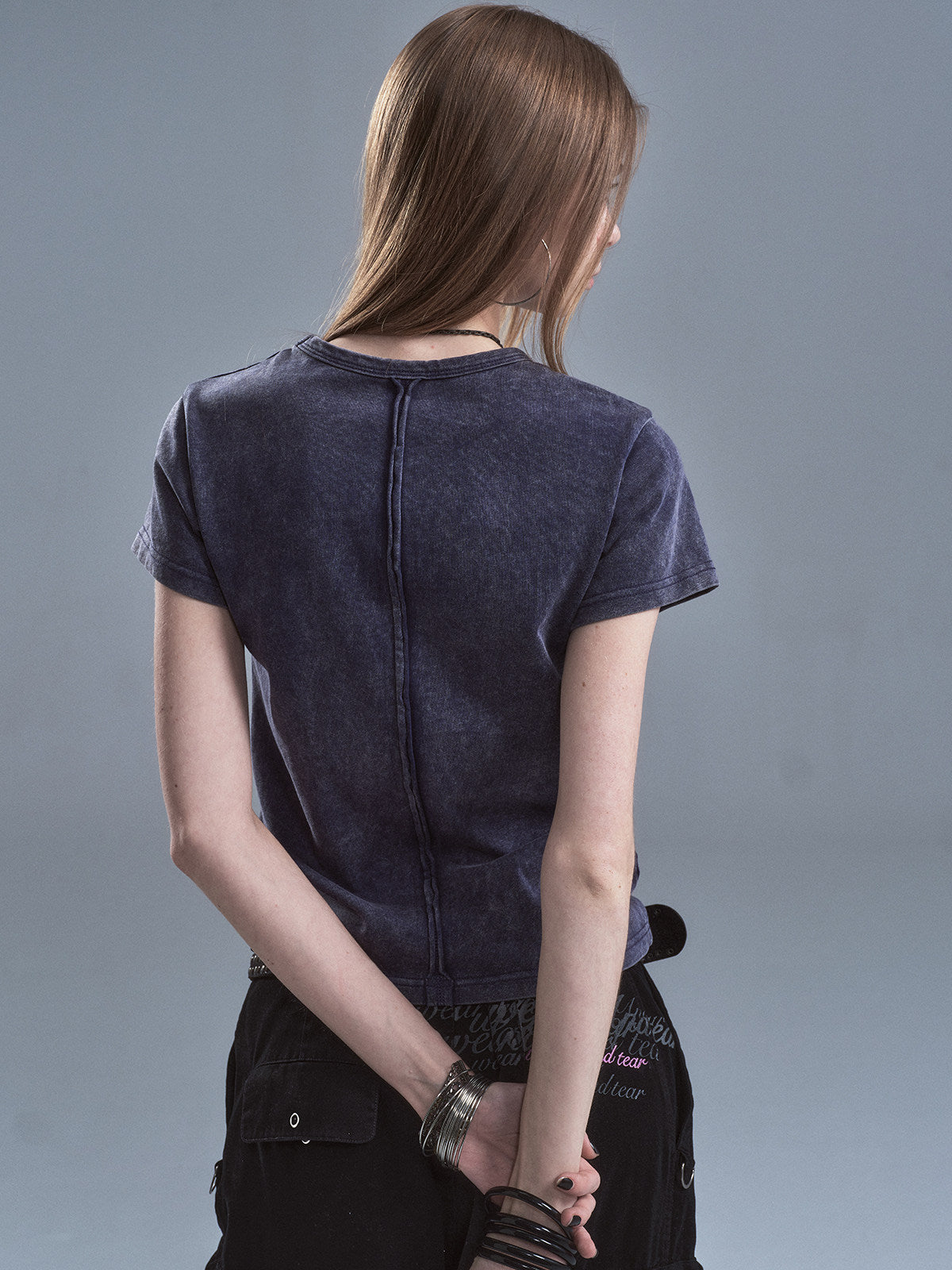 FADED BASS PRINT SPLIT TEE